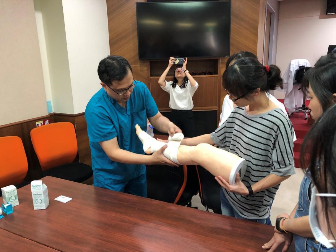 中醫傷科參與中華民國傷口醫學學會舉辦的下肢潰瘍性傷口治療與處置暨包紮訓練1