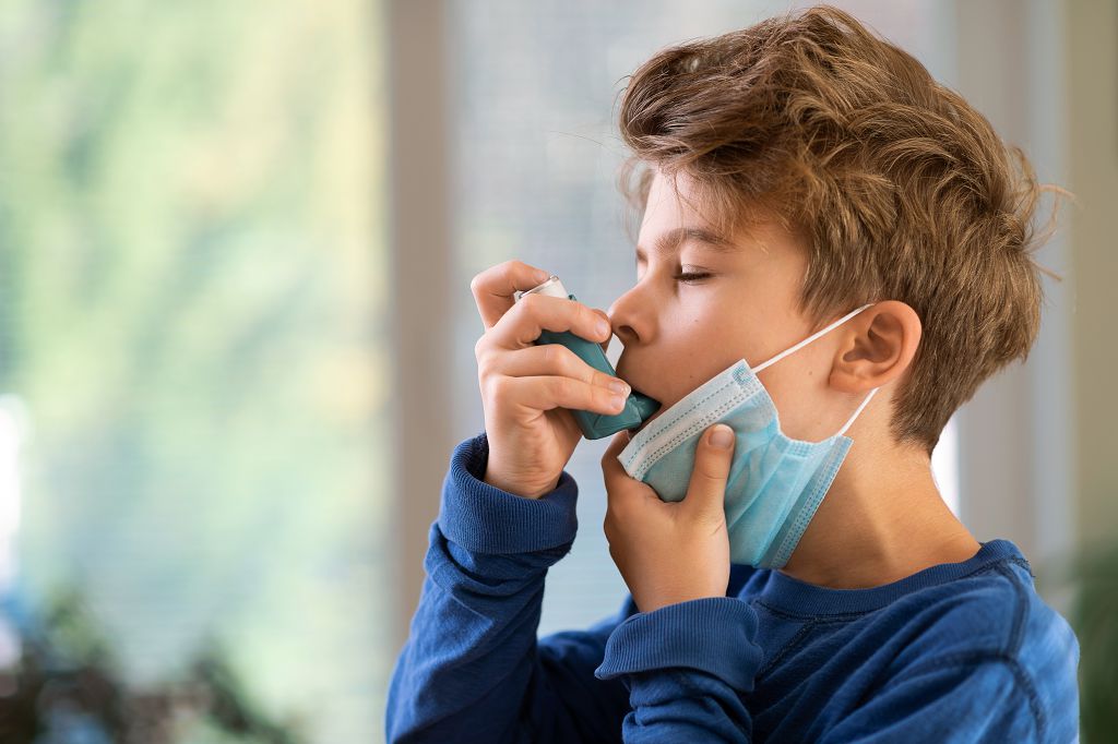 全台確診數暴增！氣喘兒在疫情與後疫情時代的照護策略