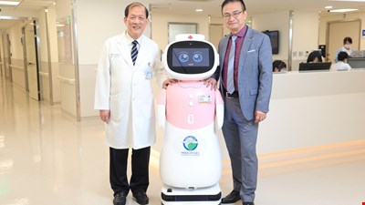 前往 醫院自己打造護理機器人!中醫大主導×長聯研發,實現「醫療主權AI」
