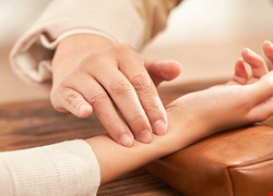 "1.腎利人生:不讓蛋白偷偷流走 2. 《冬天到底為什麼這麼癢?》 銀髮族乾癢症X中醫保養攻略"