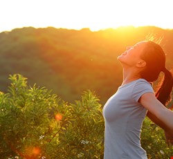 1.睡不好，也可以被溫柔對待:中醫陪您找回一夜好眠。2.眼睛乾乾，心也跟著酸中醫陪您把視野變溫柔