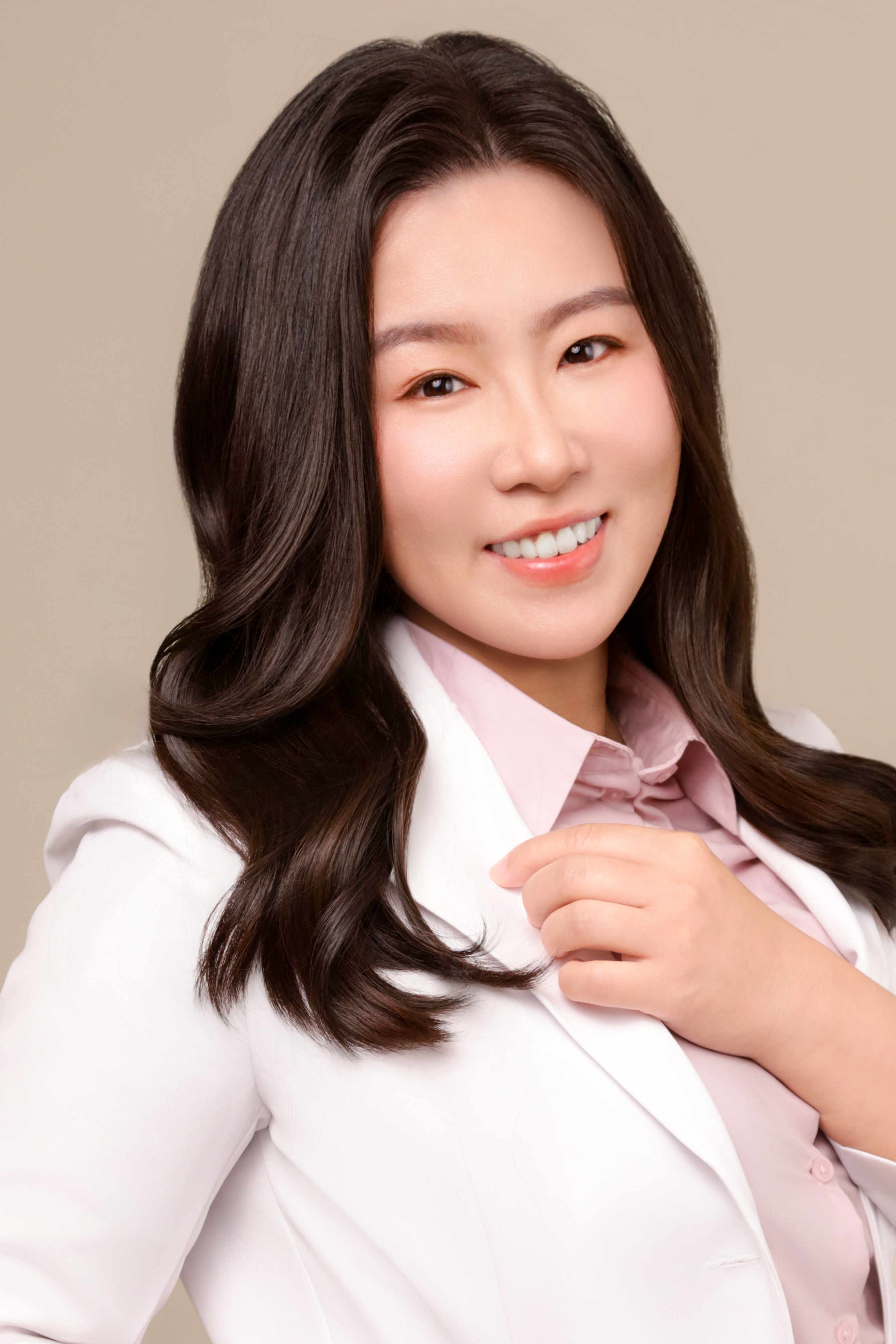 顏韻芩 YEN, DANIELA YUNCHIN