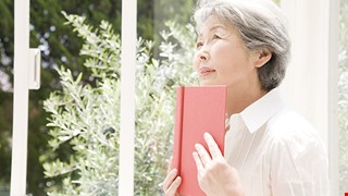 Risk Factors of Fracture Caused by Osteoporosis 骨質疏鬆發生骨折的風險因子