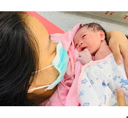 Mother and Newborn Skin-to-Skin Contact in the Delivery Room 產房即刻母嬰肌膚接觸