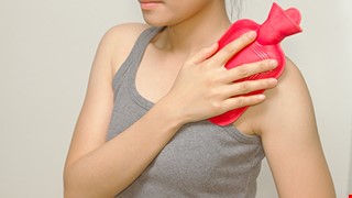 The Care and Therapeutic Exercise for Frozen Shoulder 五十肩運動治療及注意事項